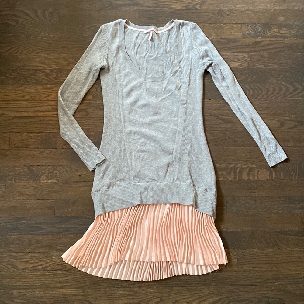 Grey Dress w. Ruffle Hem